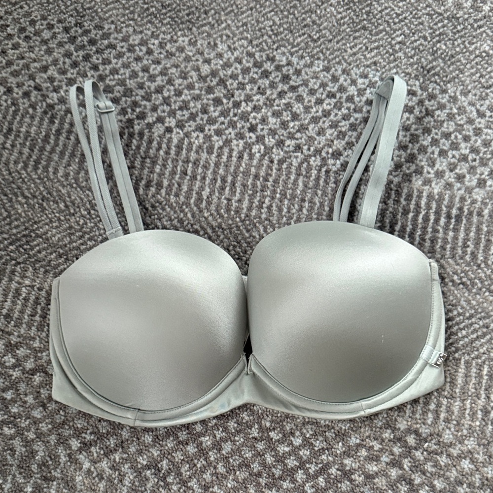 Victoria’s Secret very sexy multi-way/ Strapless Bra